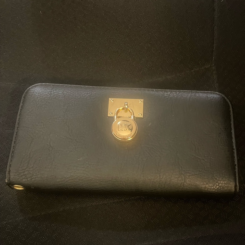 MICHAEL Michael Kors Black and Gold Leather Wallet